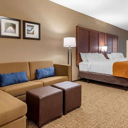 Comfort Suites Ньюнан Екстер'єр фото