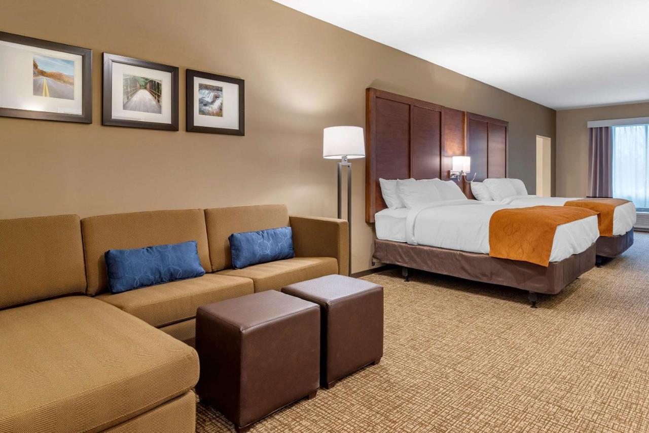 Comfort Suites Ньюнан Екстер'єр фото