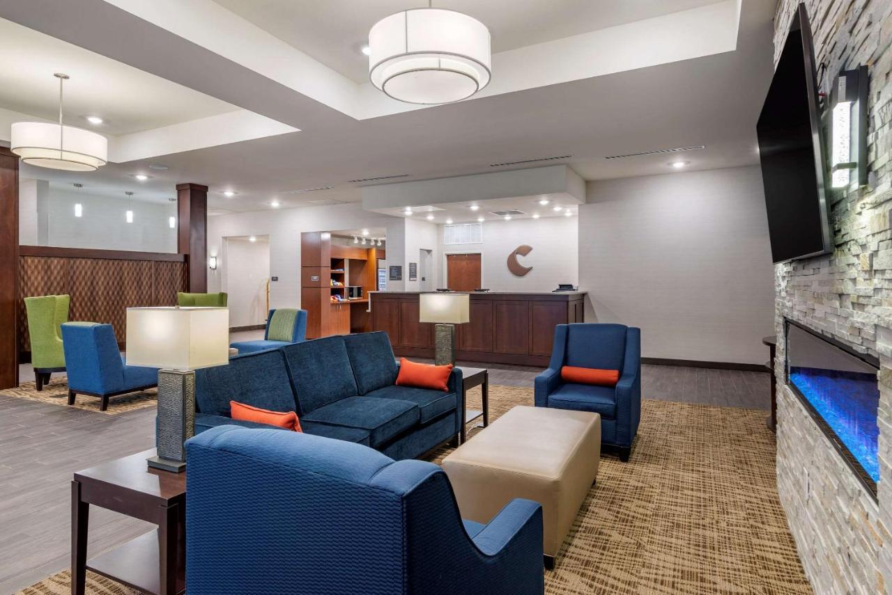 Comfort Suites Ньюнан Екстер'єр фото