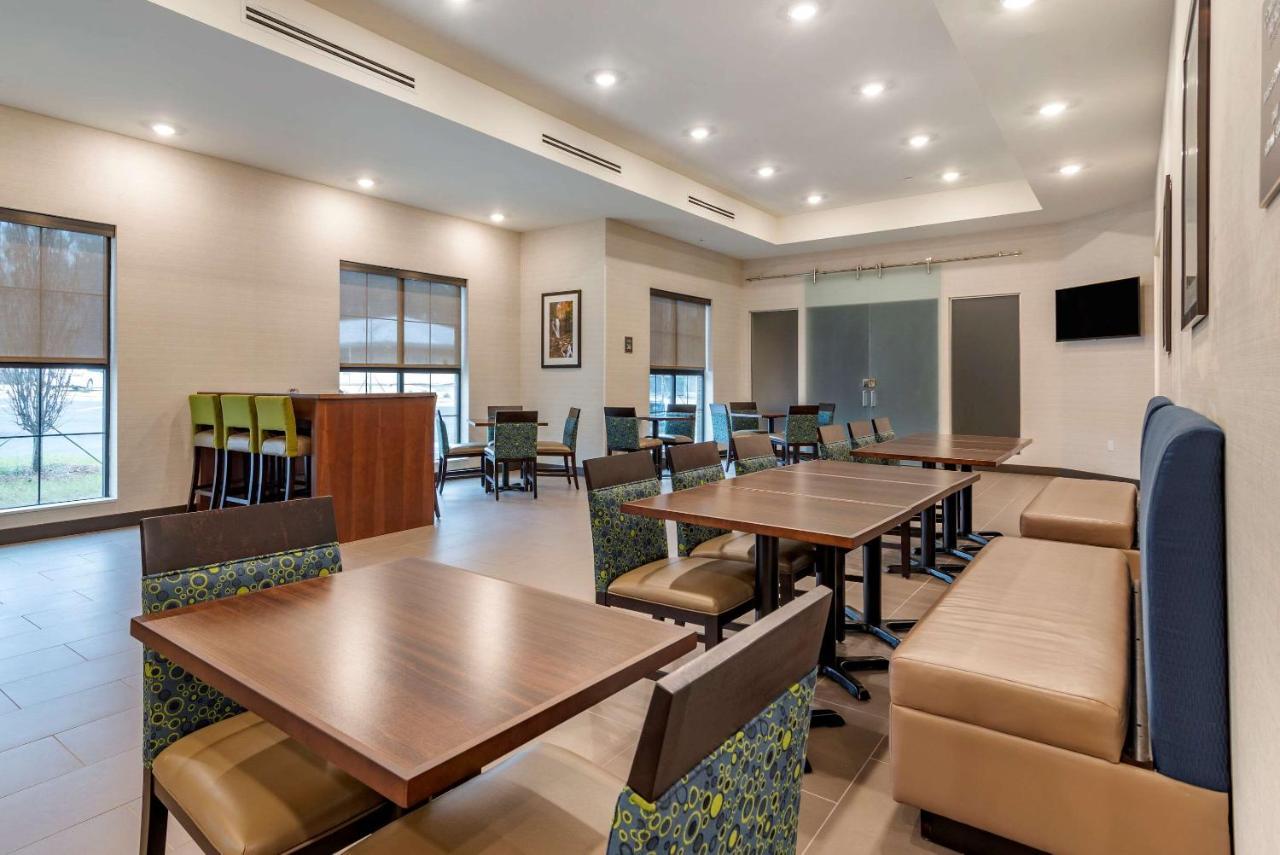 Comfort Suites Ньюнан Екстер'єр фото